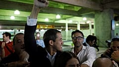 Pence: "Non toccate Guaidó o reagiremo"