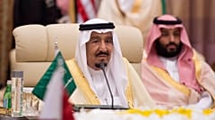 العاهل السعودي سلمان بن عبد العزيز وابنه ولي العهد محمد