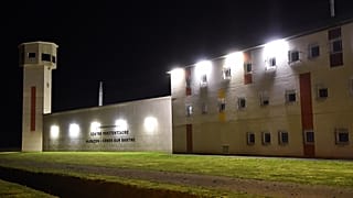 Γαλλία: Κρατούμενος μαχαίρωσε δεσμοφύλακες στη Νορμανδία