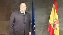 Zwei Präsidenten, zwei Botschafter: Dieser Mann vertritt Guaidós Venezuela aus einem Coworking Space