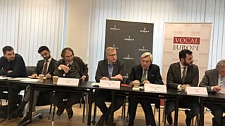 Cengiz Aktar: AB Türkiye'ye büyük yatırımlar yaparak rejimi güçlendiriyor
