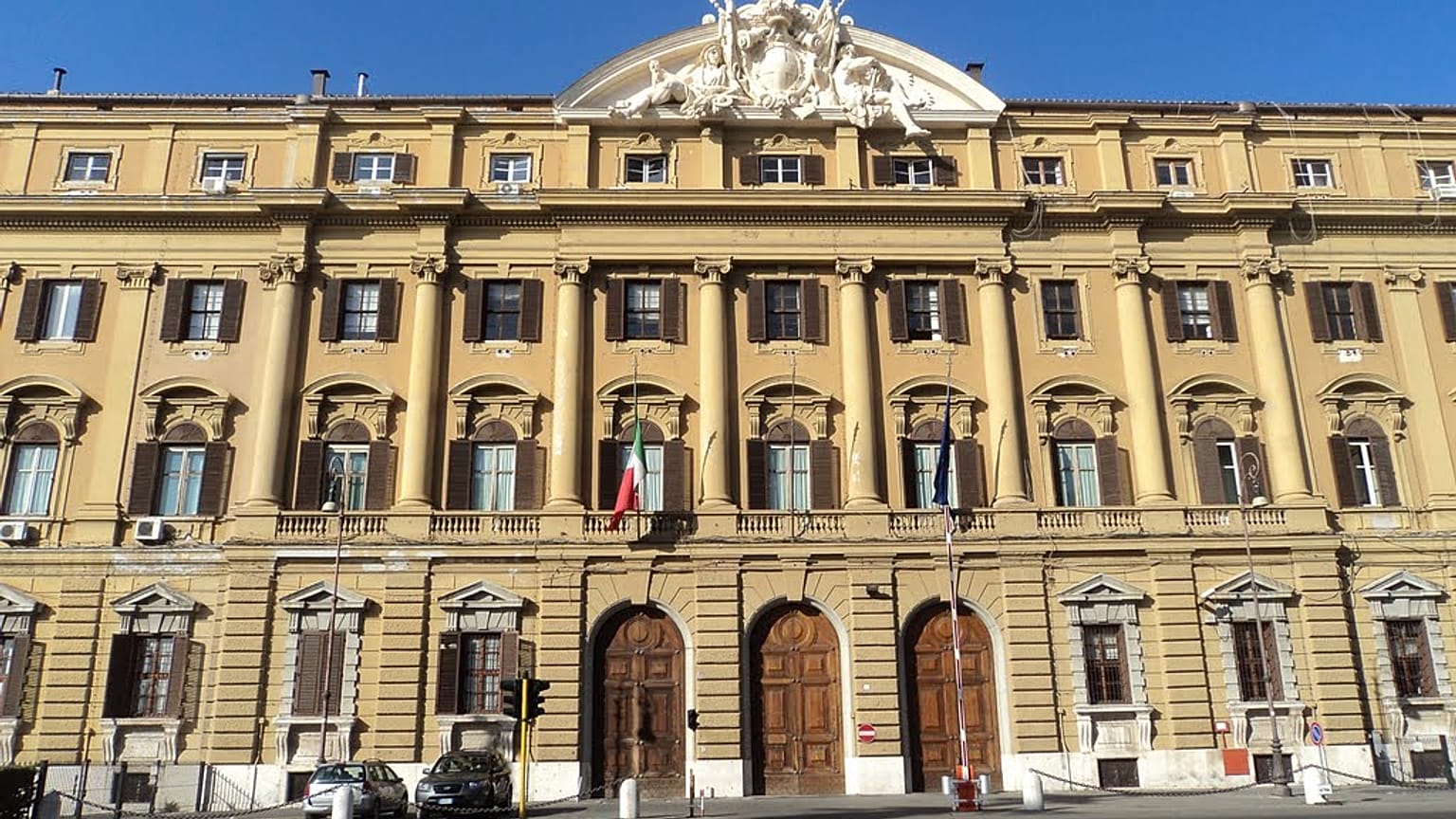Il Ministero dell'Economia italiano cerca consulenti "a titolo gratuito"