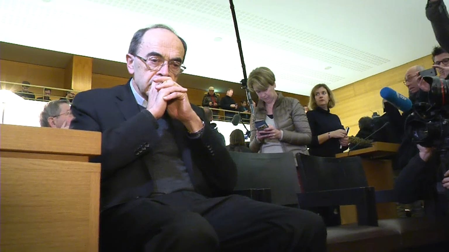 Pédophilie : le cardinal Barbarin fixé sur son sort judiciaire 