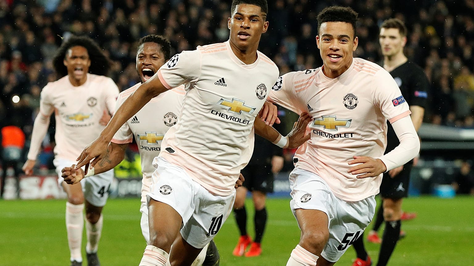 BL: manchesteri sokk Párizsban