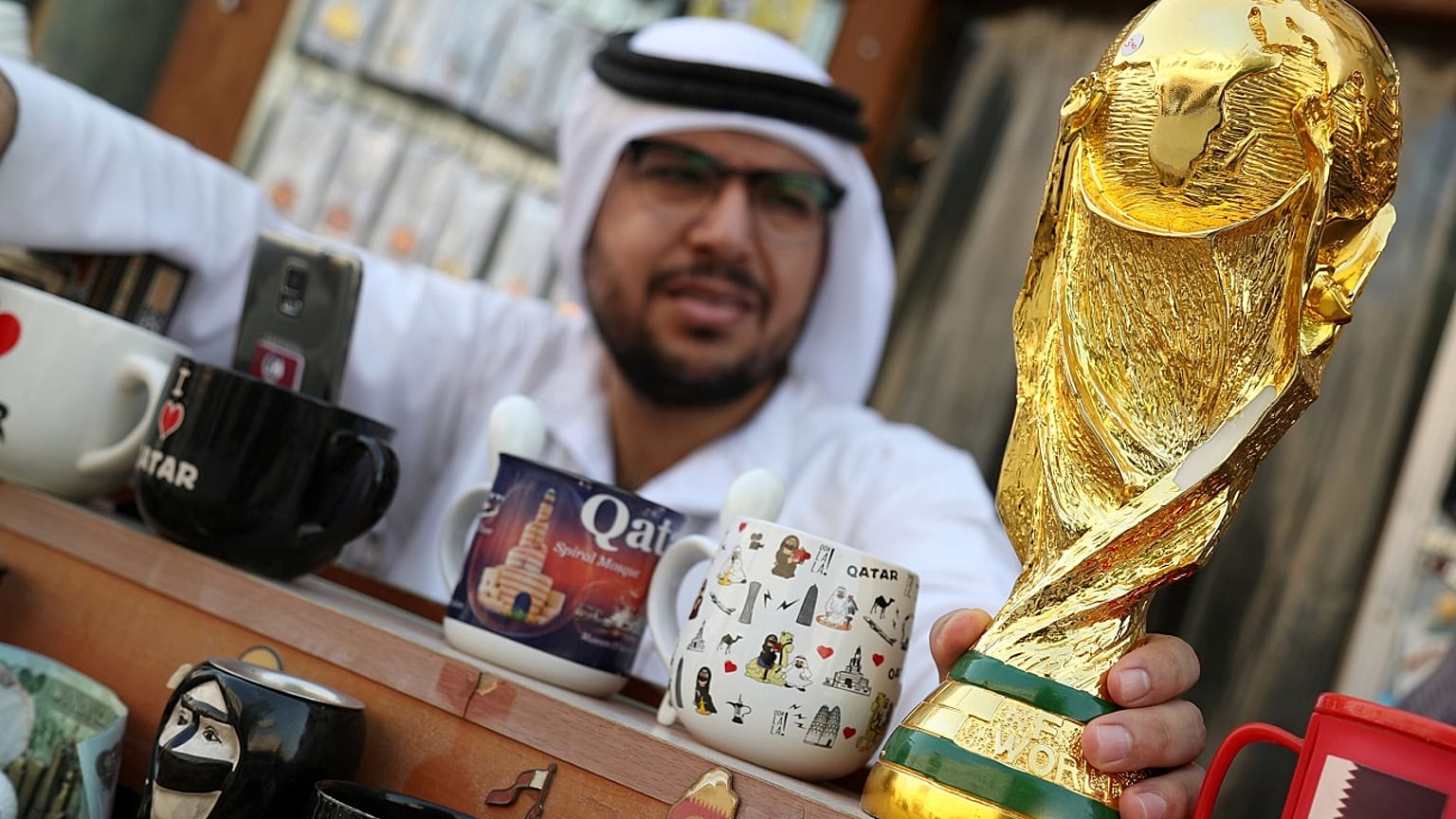 دول خليجية قد تشارك قطر في استضافة مونديال 2022 .. تعرف عليها
