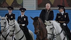 Putin'den Rus kadınların güzelliği için teşekkür: Gören intihardan vazgeçiyor
