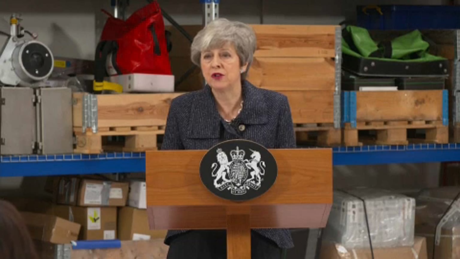 May: Csak egy lehetőség van, hogy jól csináljuk!