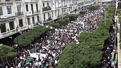 Continuam os protestos contra recandidatura do presidente argelino