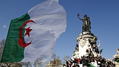 مناصر للفريق الجزائري لكرة القدم يدهس عائلة في فرنسا بسيارته ومقتل سيدة