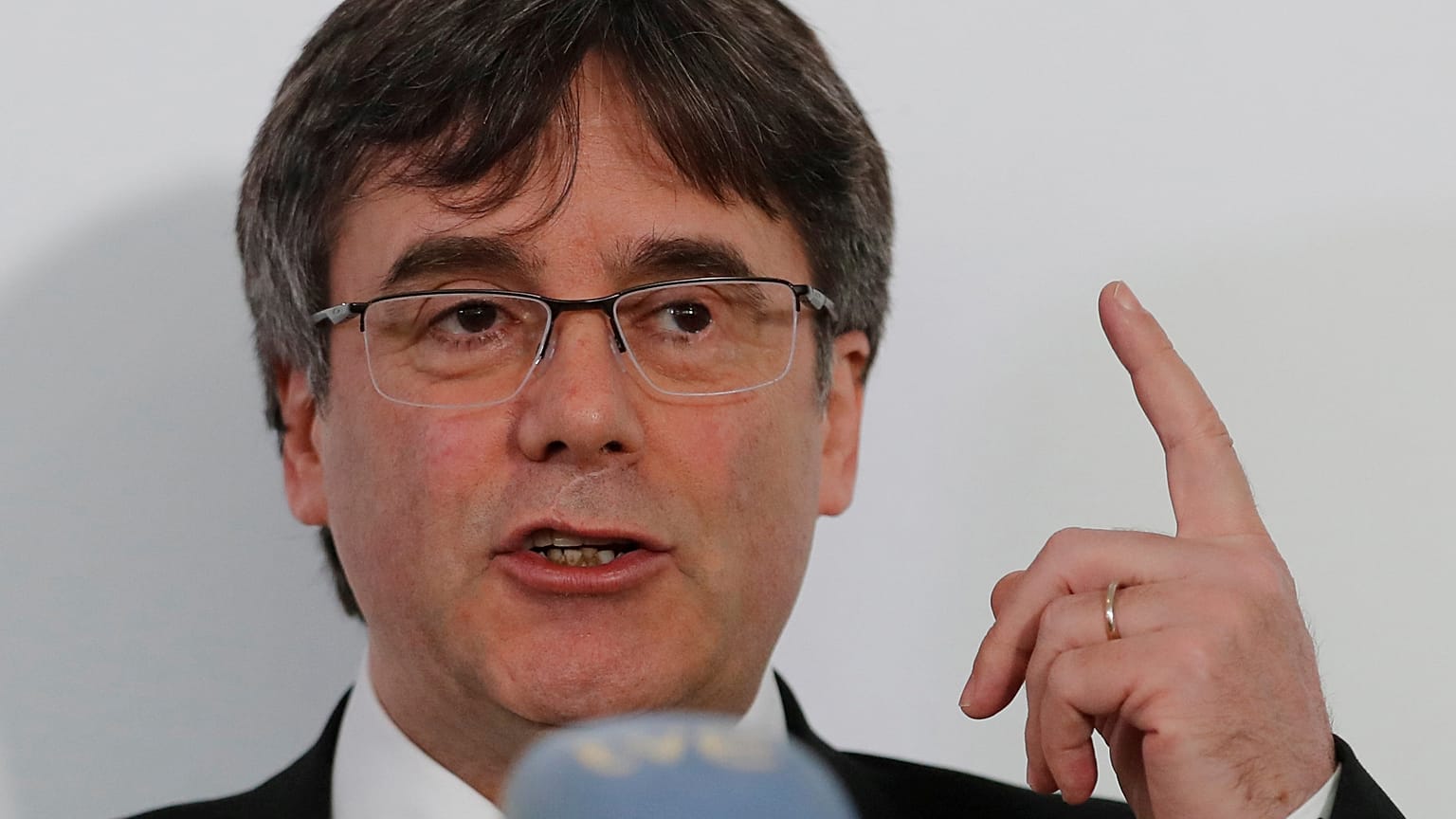 Puigdemont vezeti pártja európai parlamenti listáját