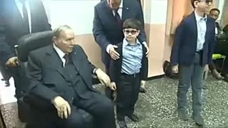 Nem indul újra az elnöki székért Bouteflika
