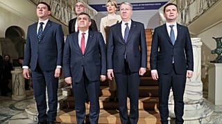 Βέτο Ιβάνοφ σε νόμους και παρουσία Οσμάνι στο Βουκουρέστι