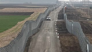 صورة للحدود بين المجر وصربيا