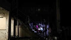 Μετανάστες ζουν σε καταφύγια αστέγων στη Βουδαπέστη