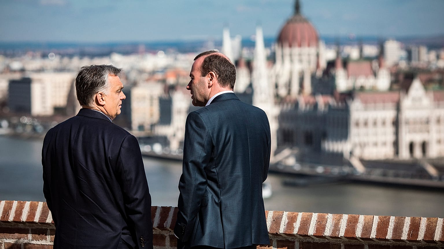 Orbán kész bocsánatot kérni a "hasznos idiótázásért"