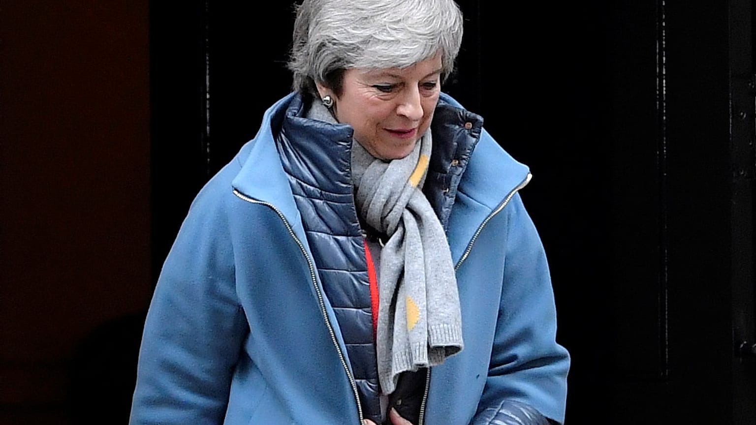 May agota las opciones para que los Comunes aprueben su Brexit