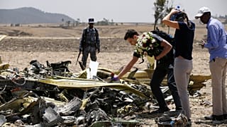 Sur le site du crash du Boeing d'Ethiopian Airlines, près d'Addis Abeba