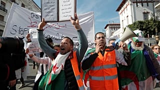 Bouteflika spielt auf Zeit 