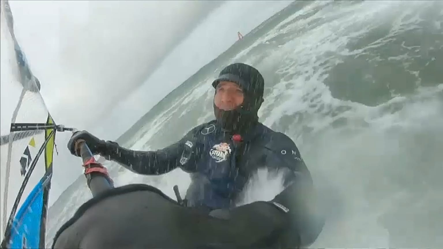 Windsurf: Jaeger Stone vince il Red Bull Storm Chase 2019
