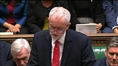 Corbyn: megkeressük a konszenzust, amire a kormányfő képtelen volt