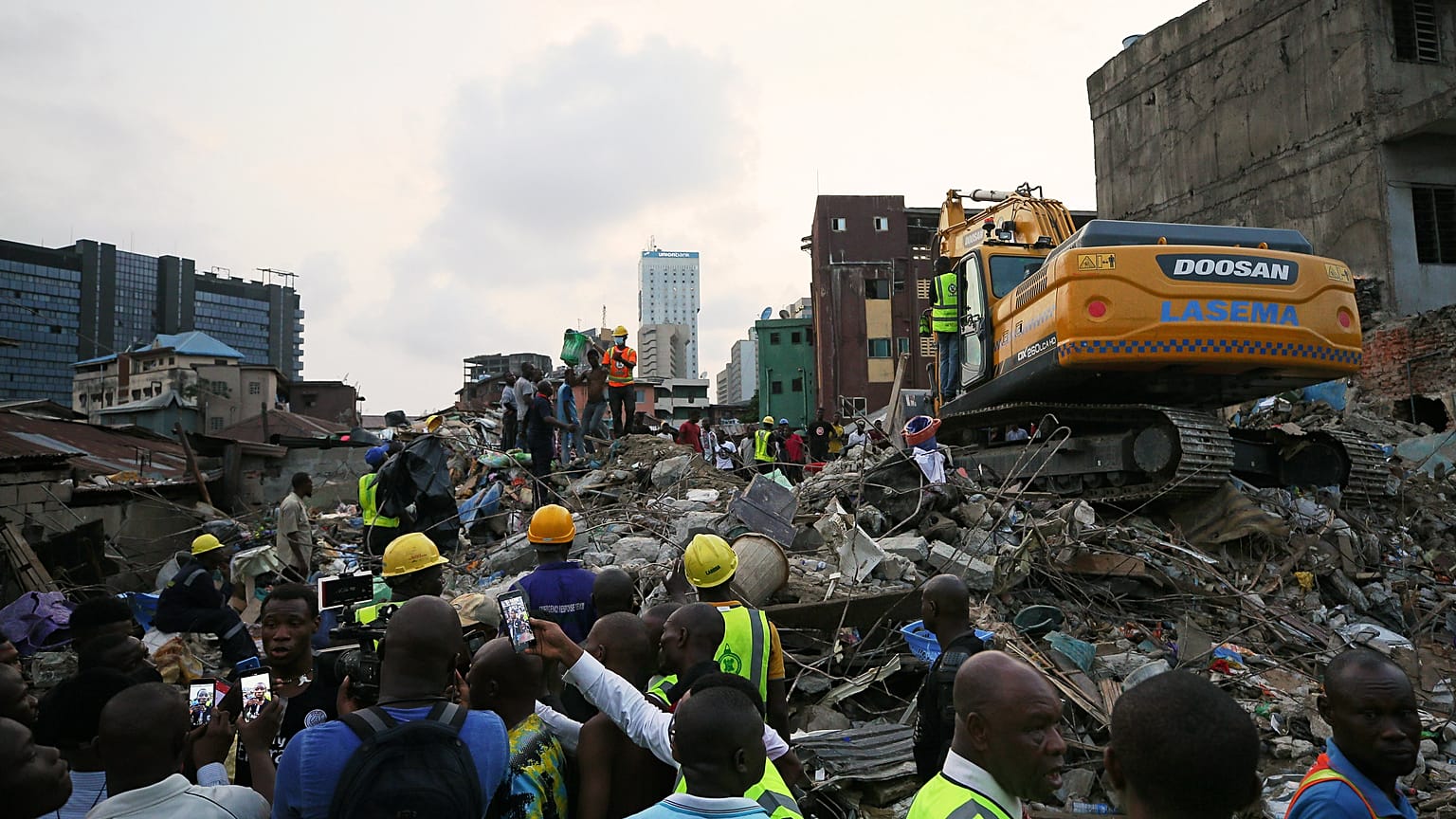 Des enfants parmi les victimes à Lagos, les recherches se poursuivent 