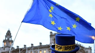 Brexit: Τέσσερα σενάρια και...15 μέρες!