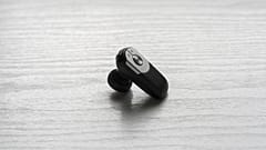 سماعات آبل "Airpods" غير آمنة.. وقد تصيبك بالسرطان!