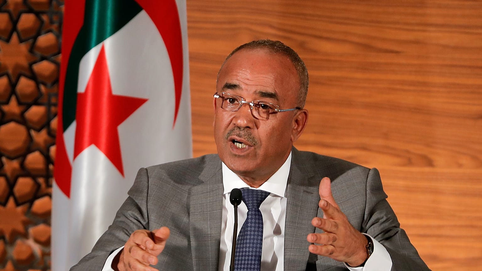 رئيس وزراء الجزائر الجديد نور الدين بدوي