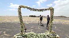 Relatives mourn their loved ones at Ethiopian Airlines crash site