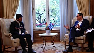 Συνάντηση Τσίπρα-Μοράλες: Τι συζήτησαν στο Μέγαρο Μαξίμου