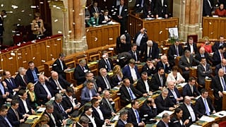 Komoly kritika a közigazgatási bíróságokról szóló törvényekről