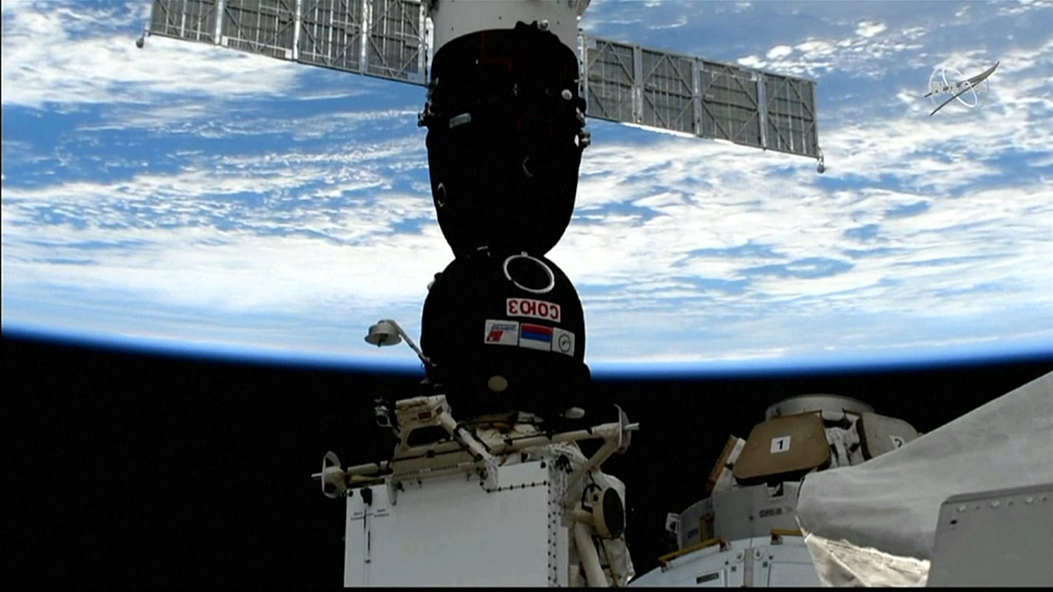 Raumfahrer an der ISS angekommen 