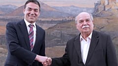 Συνάντηση Βούτση - Ντιμιτρόφ στην Βουλή