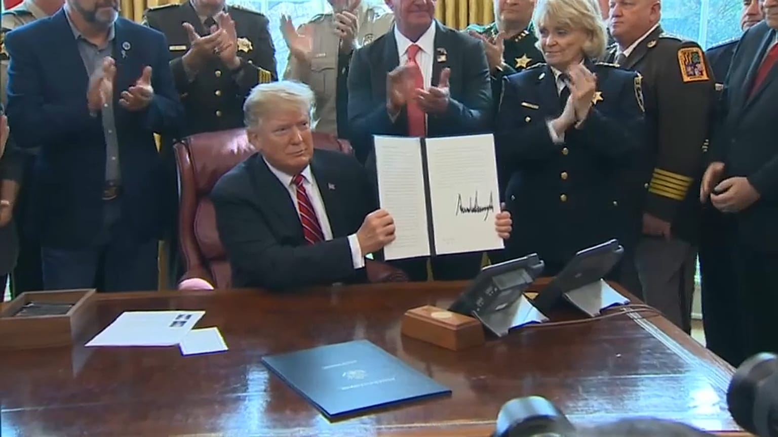 Trump vetoes attempt to block Mexico border wall funding plan