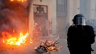 Vandalismo sem travões no protesto dos 'coletes amarelos'