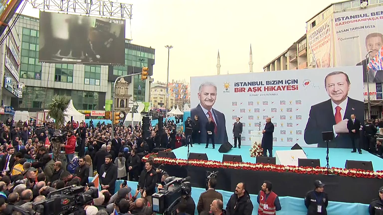 Erdoğan seçim mitinginde sosyal medyada kaldırılan Yeni Zelanda cami katliamı görüntülerini paylaştı