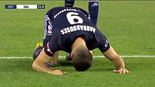 Yeni Zelandalı futbolcu Kosta'dan cami saldırılarında ölenler için secdeli gol sevinci