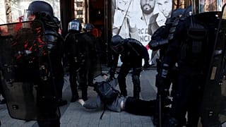 Police body investigate whether officers stole PSG jerseys during Gilets Jaunes protests