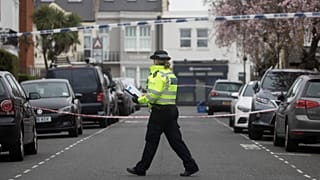 Polis: Londra'daki bıçaklama olayı 'aşırı sağcı terör saldırısının' izlerini taşıyor