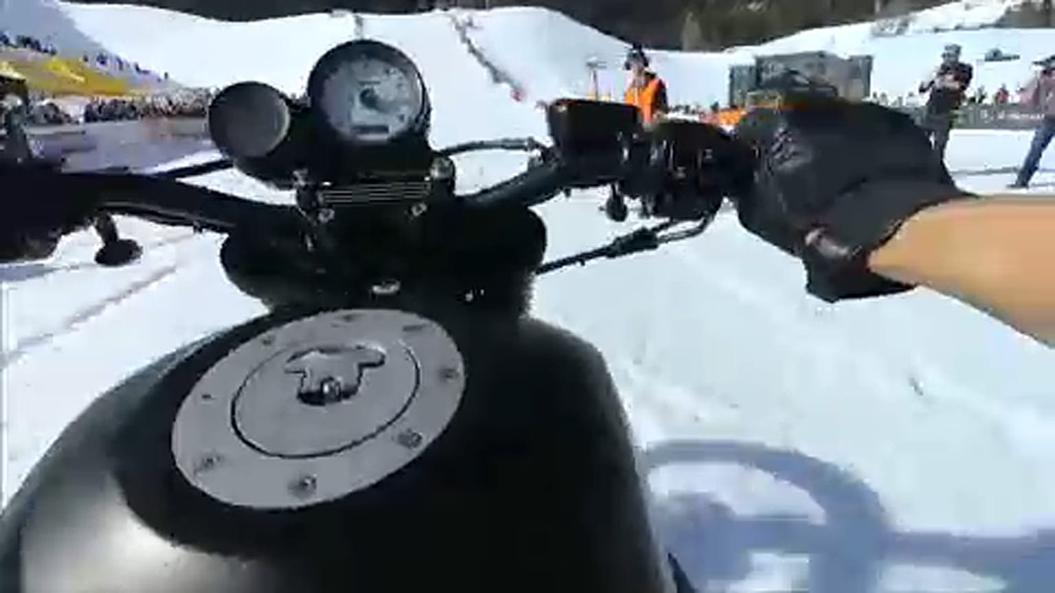 Harleyk a hegyen, hóban-fagyban