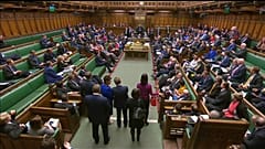 Bercow impede terceira votação de Brexit de May