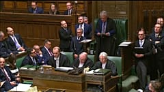 PM britânica quer adiar o Brexit