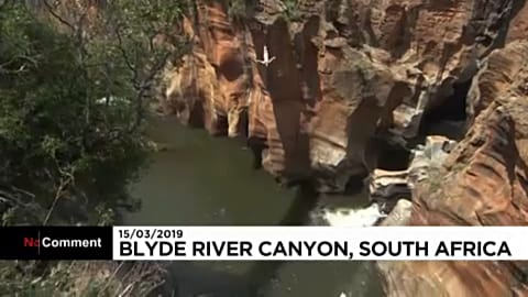 SOUTH AFRICA CLIFF DIVING