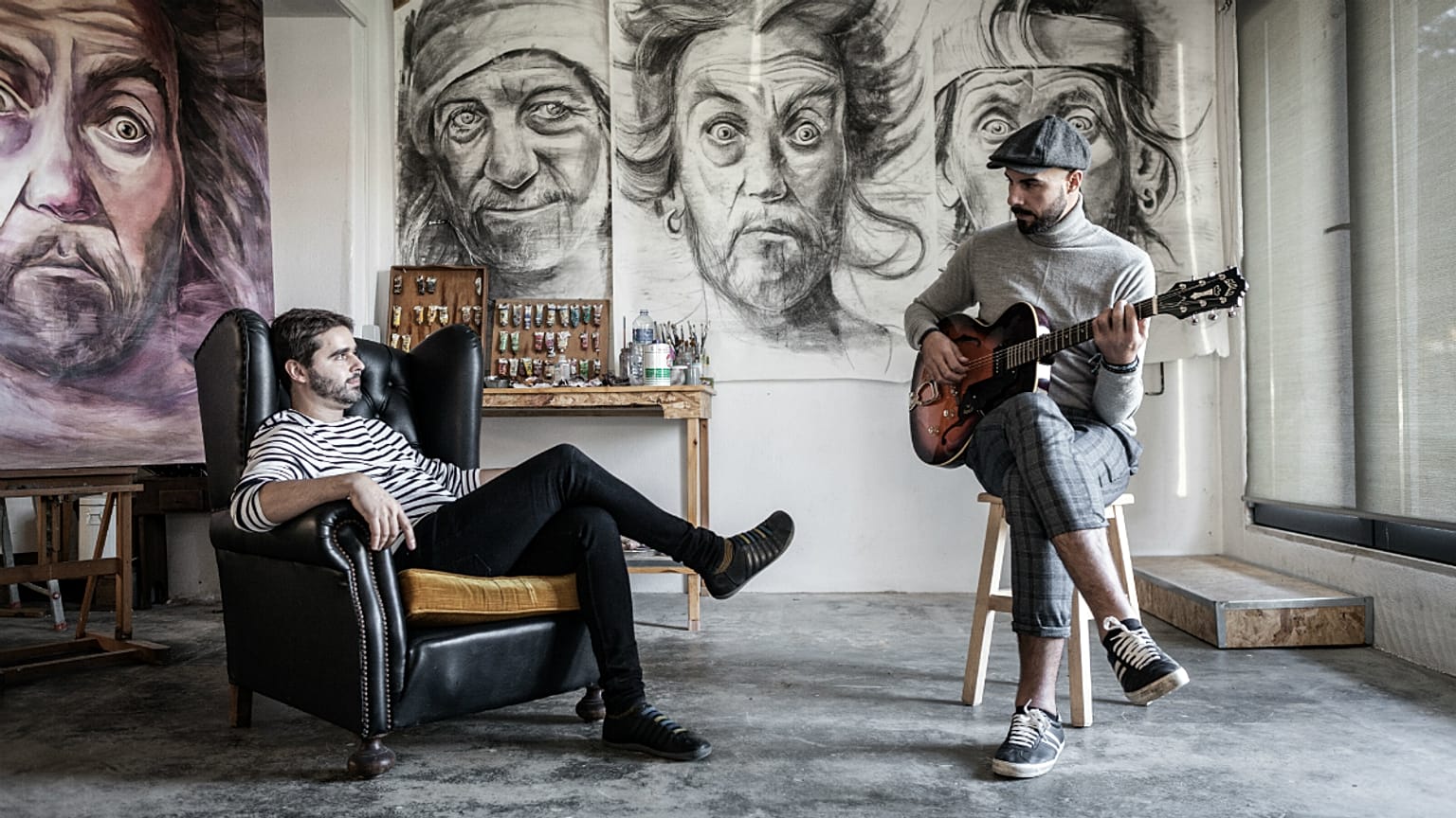 Pedro Franco e João Mota numa das fotos promocionais de "Homem Delírio"