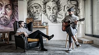 Pedro Franco e João Mota numa das fotos promocionais de "Homem Delírio"