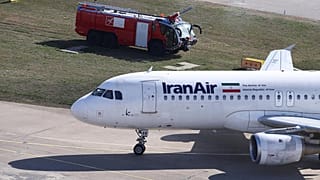 Iran Air'e ait bir yolcu uçağı 