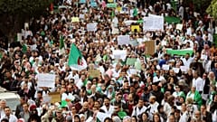 رئیس ستاد کل ارتش الجزایر: تظاهرات بر ضد بوتفلیقه با «اهداف ناب» همراه است