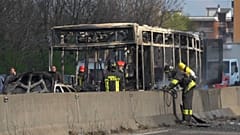 Dirotta un bus e minaccia 51 studenti, paura nell'hinterland milanese