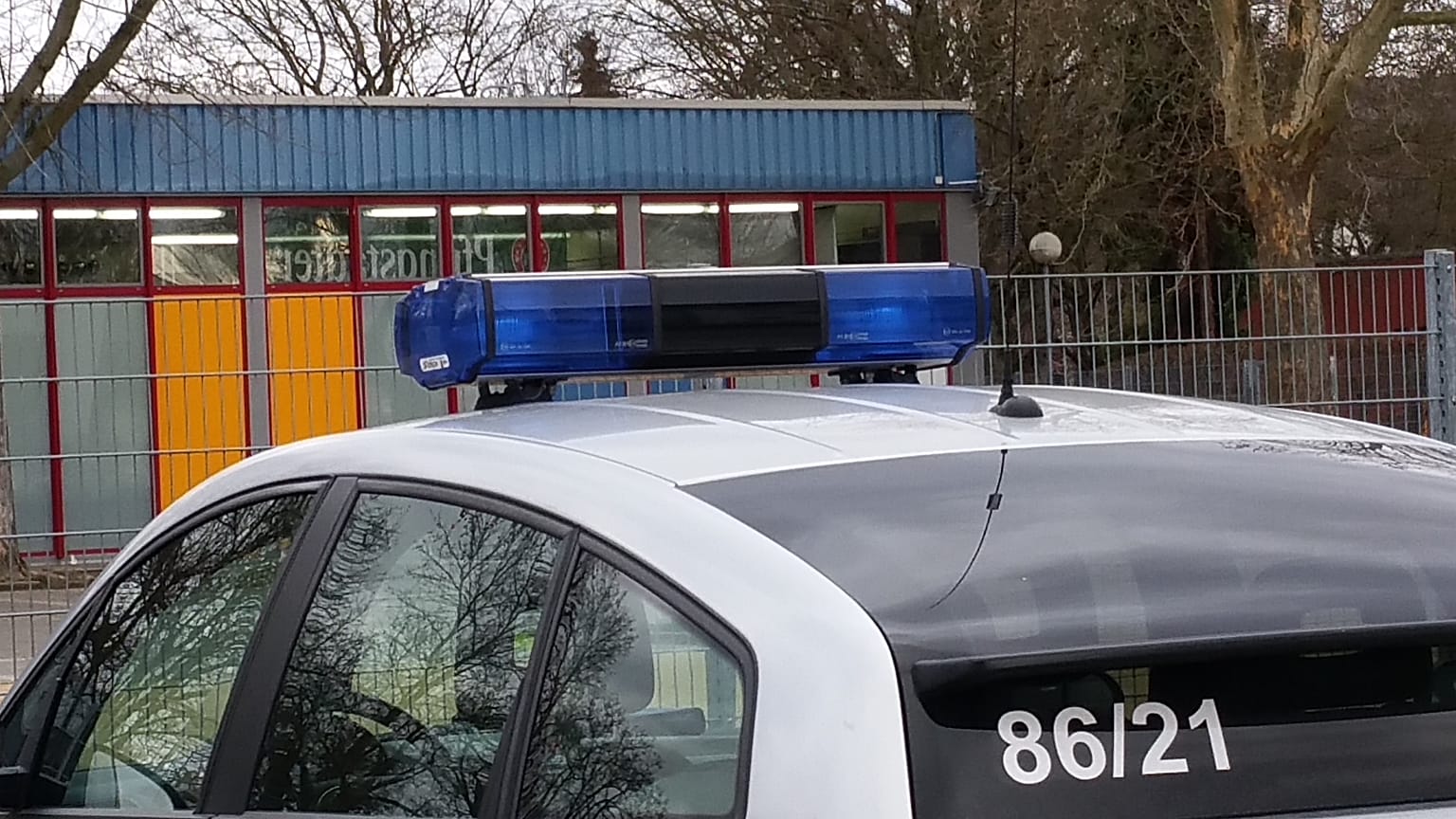 Tödliche Messerstecherei in Leverkusen: 3 Verdächtige geflüchtet