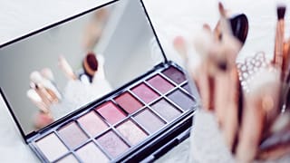 Should we be afraid of endocrine disruptors in cosmetics? 